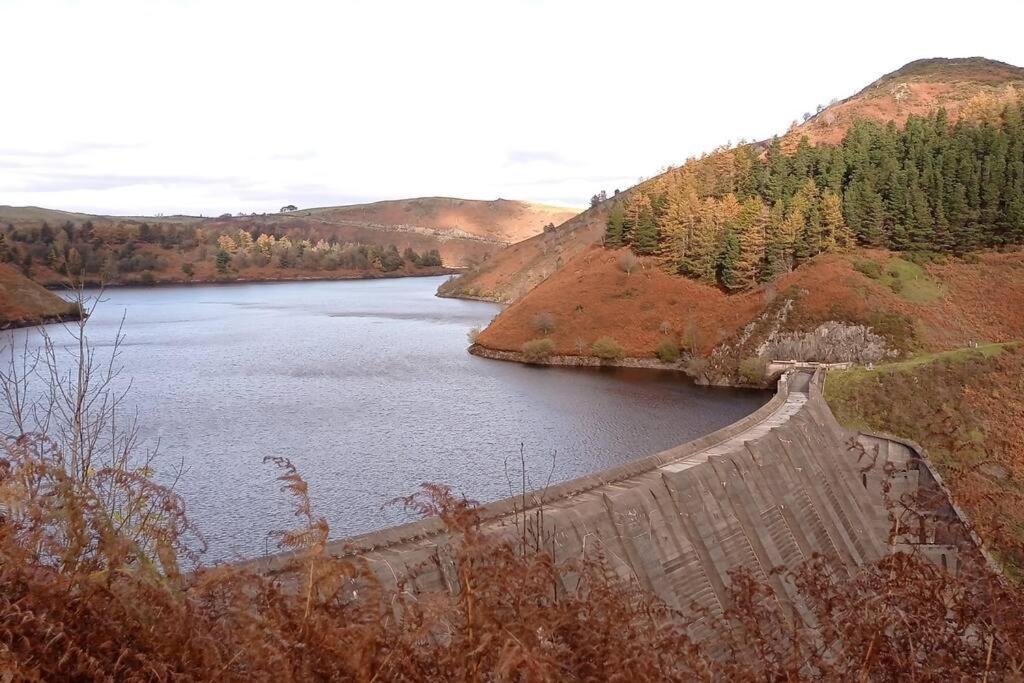Garn Lodge นิวทาวน์ ภายนอก รูปภาพ